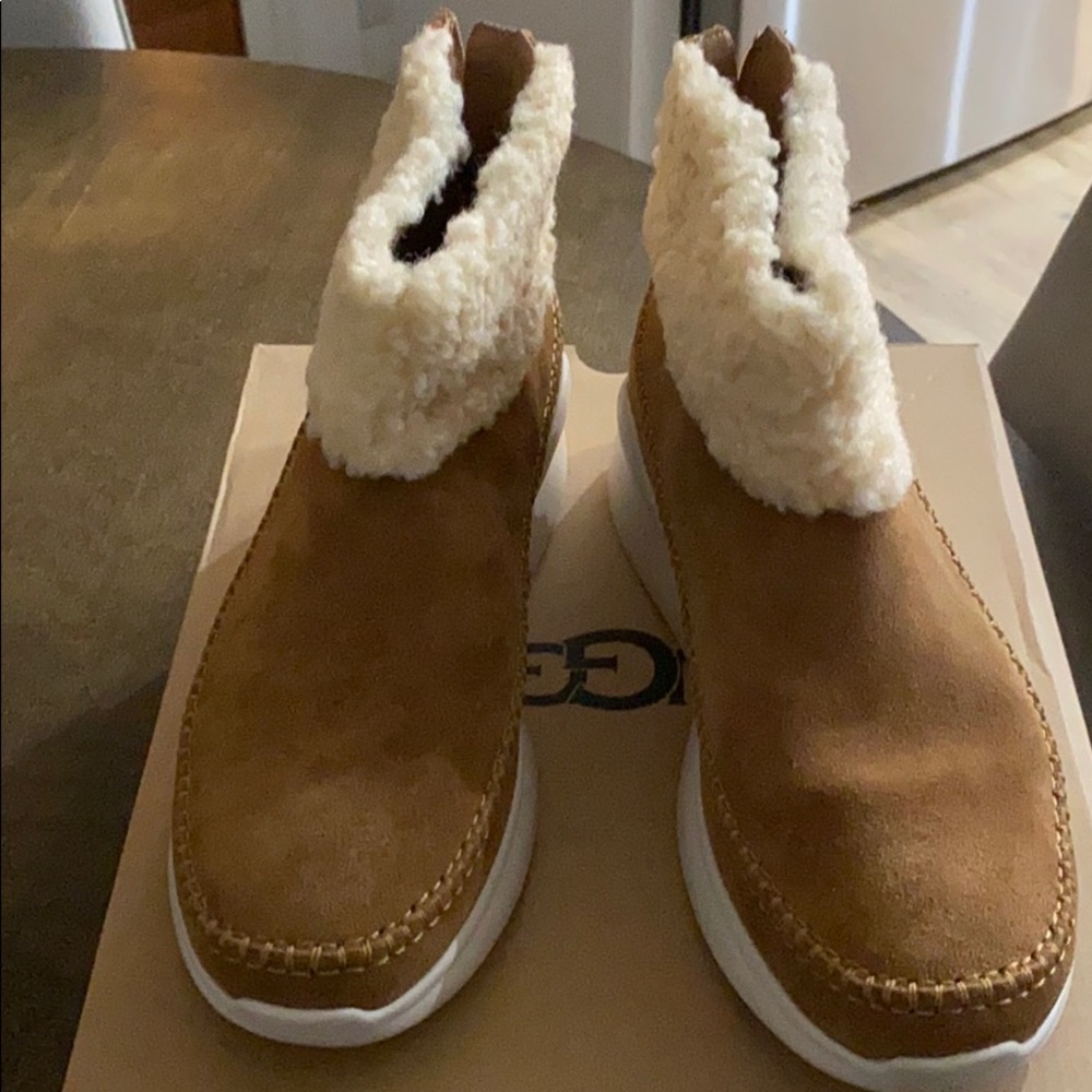 UGG Momtrose Sneaker